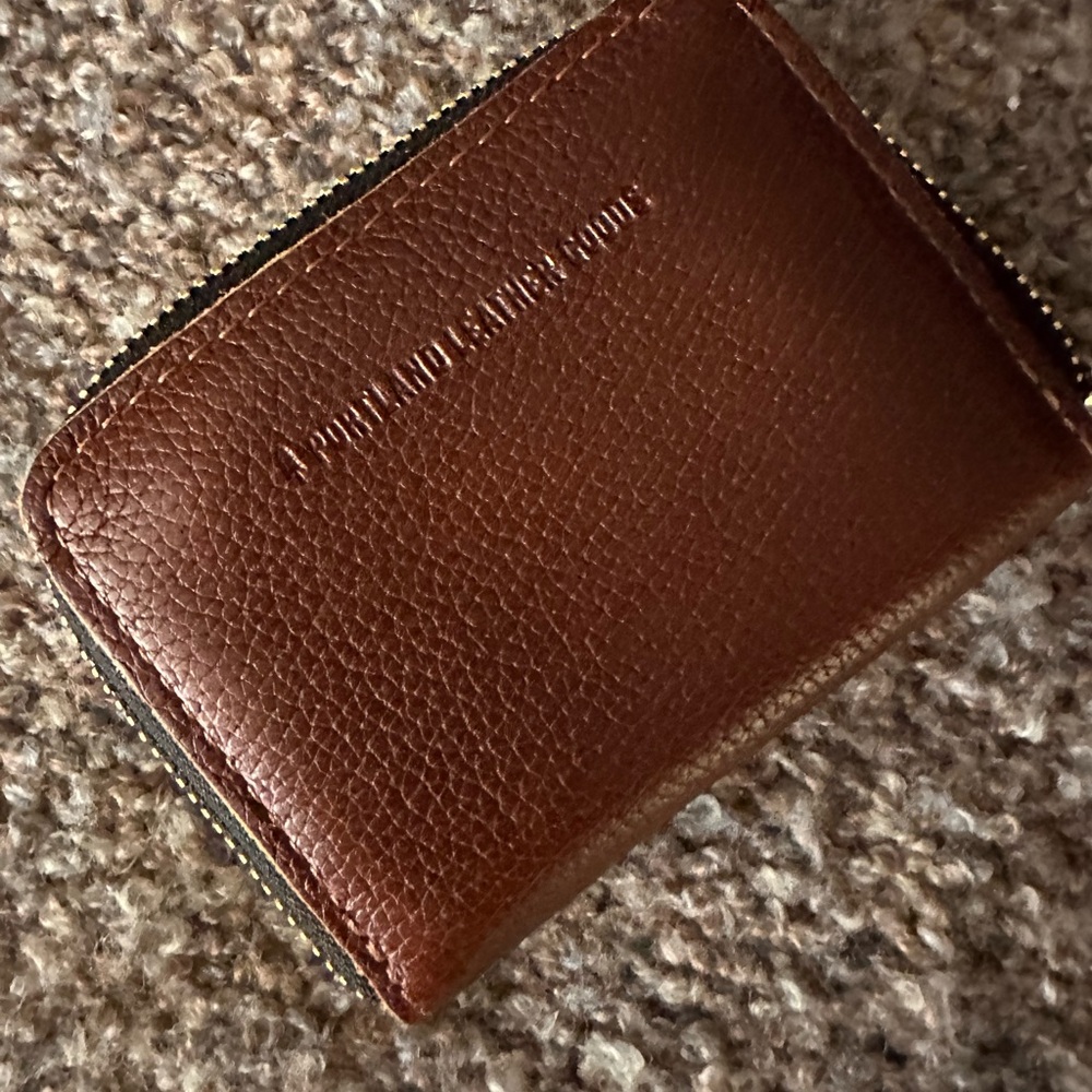 Portland Leather Women’s small zip Wallet